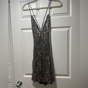 Backless evening dress with gold sequins all over the body, size S
